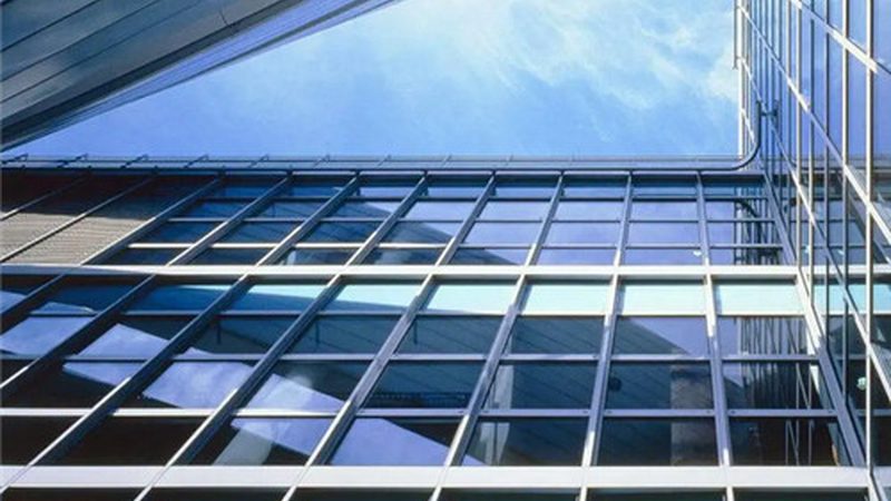防火窗与耐火窗：高层住宅建筑中的安全守护者**